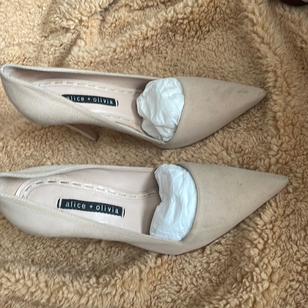 Tan heels suade